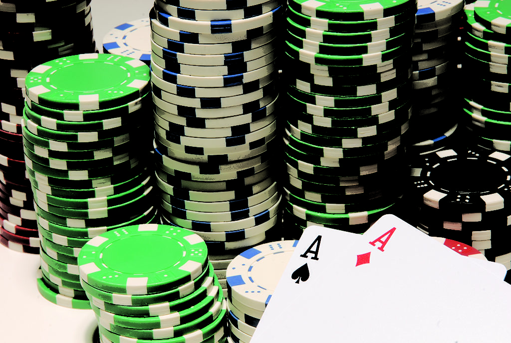 Which makes the casino games exciting and familiar among the players?